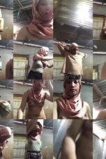 Rok batik ukhty masih kenceng di kamar mandi
